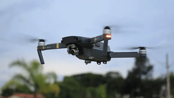 DRON E88 con Cámara HD – Plegable, Liviano y Fácil de Usar